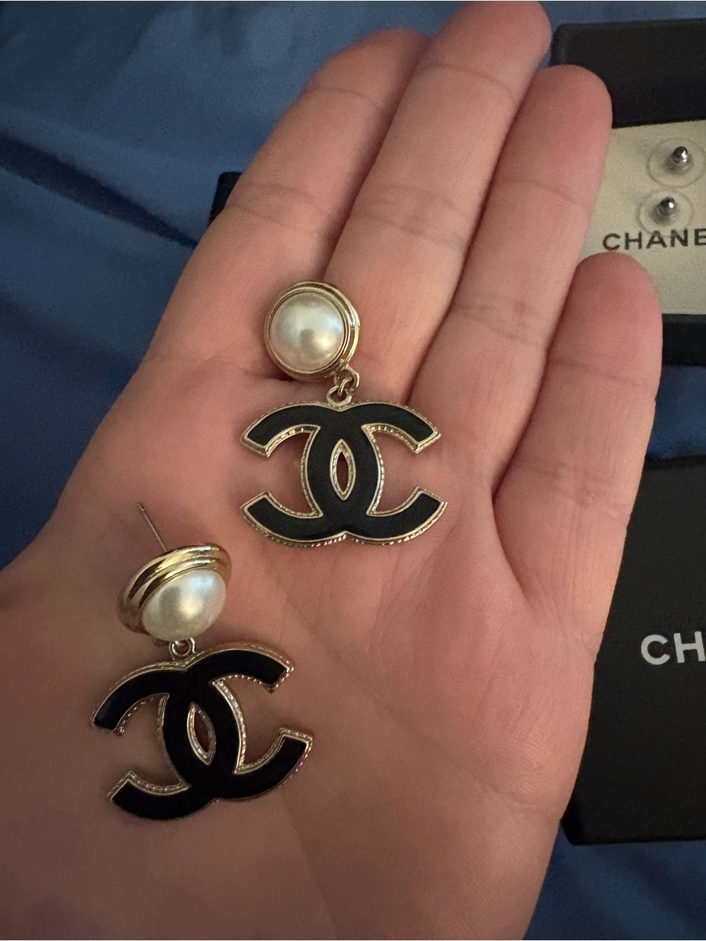 CHANEL Black Enamel CC Drop Earrings with Pearl Tops - Picture 2 of 7